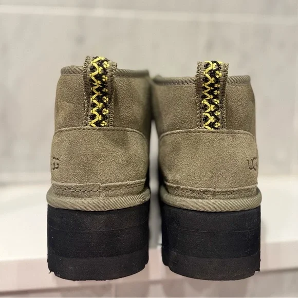 UGG Neumel Heritage Platform Ankle Boot Women’s Size 7 Olive - Picture 3 of 8